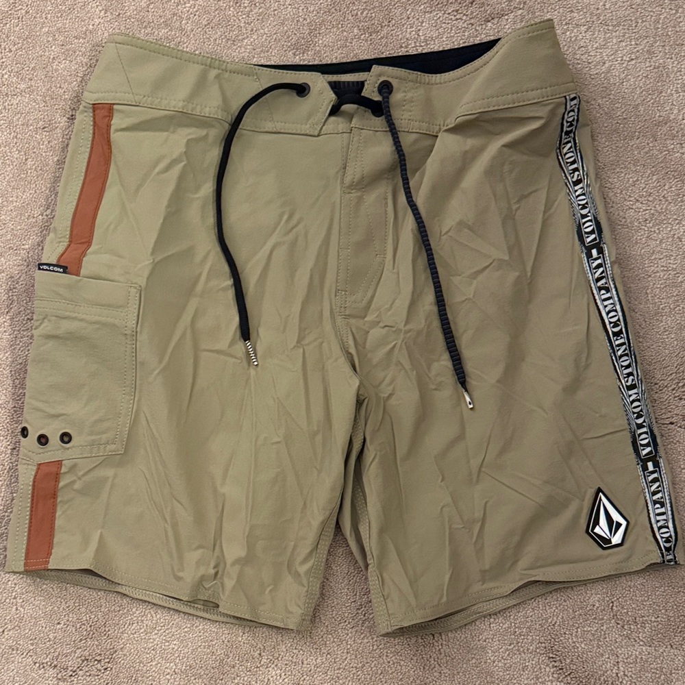 Volcom Khaki and Brown Board Shorts sz 30